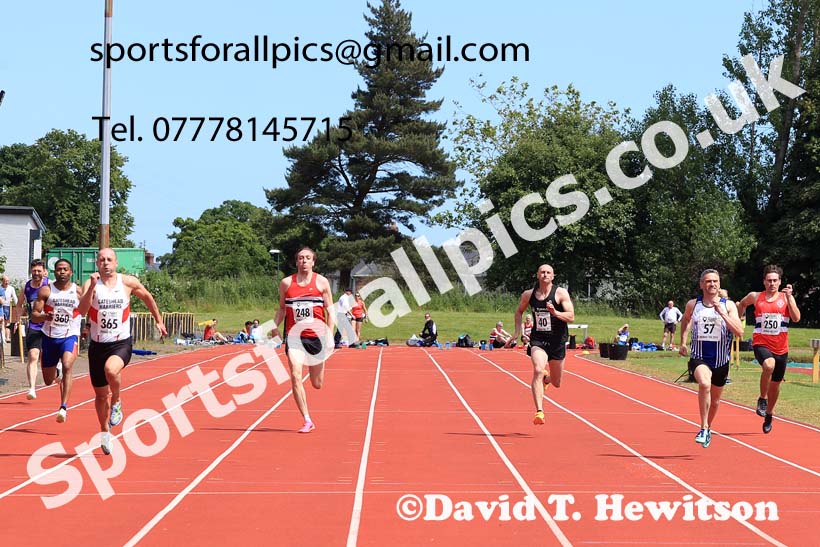 Mens 100 metres, 2024 NE Masters Track and Field Champs., Monkton Stadium, Jarrow.  Photo: David T. Hewitson/Sports for All Pics
